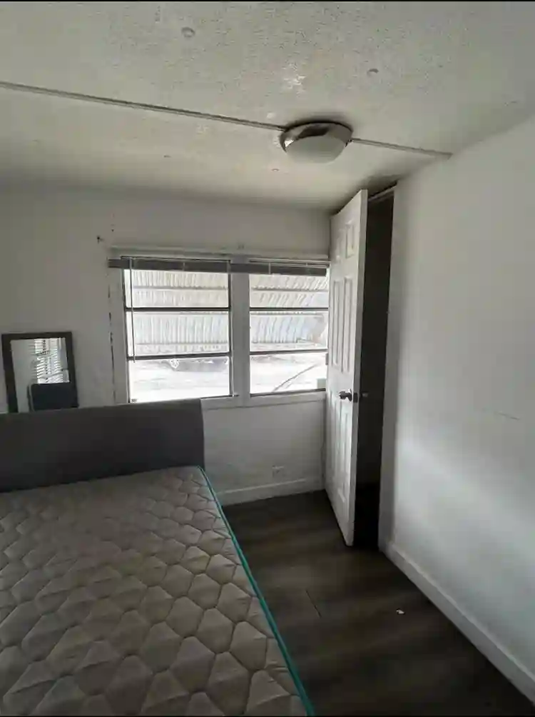 2 BR in Hallandale Beach