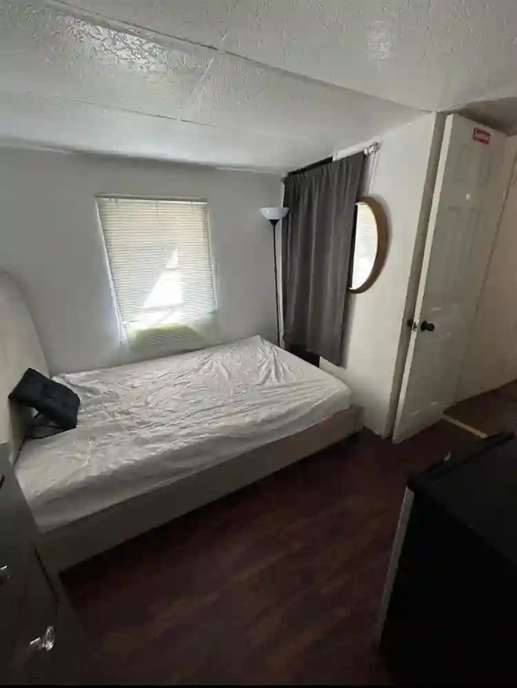 2 BR in Hallandale Beach