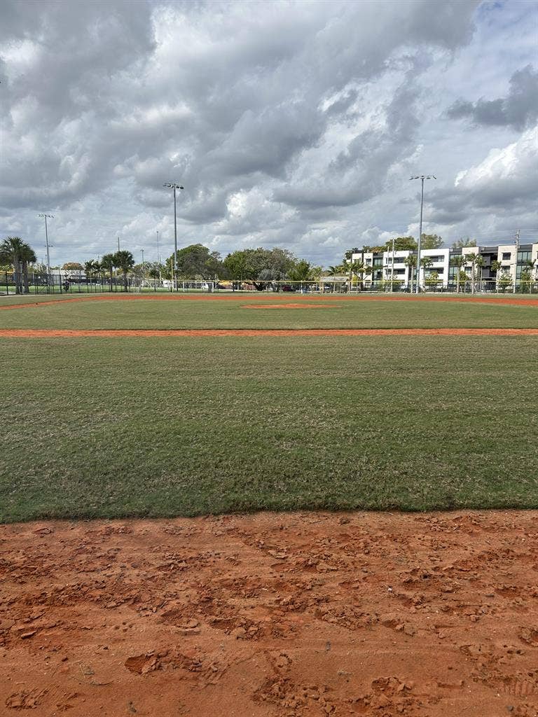 2 BR in Hallandale Beach