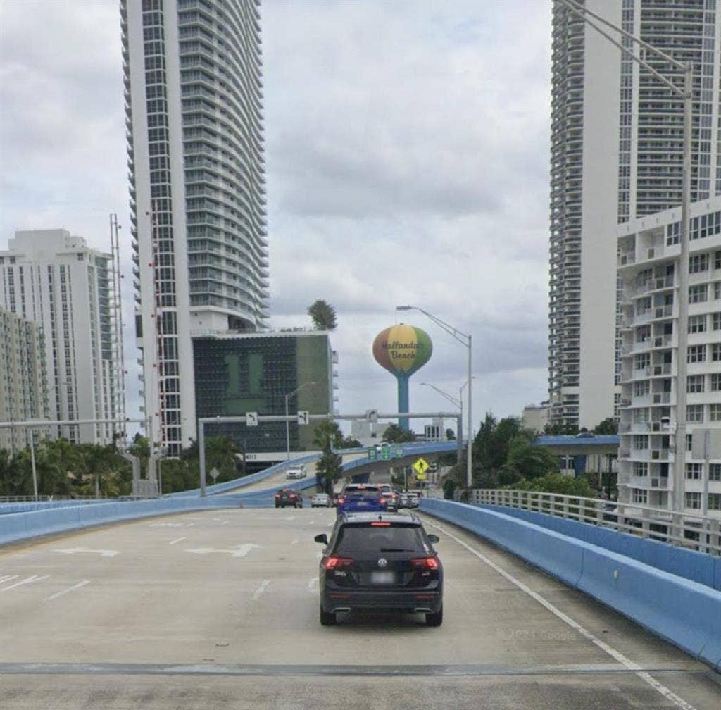 2 BR in Hallandale Beach