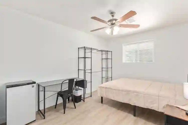 7 BR in Phoenix