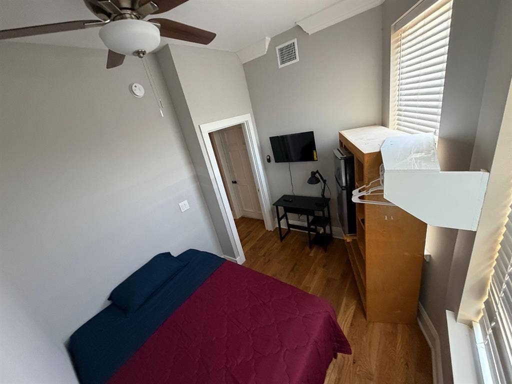 9 BR in Houston