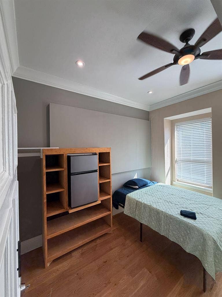 9 BR in Houston
