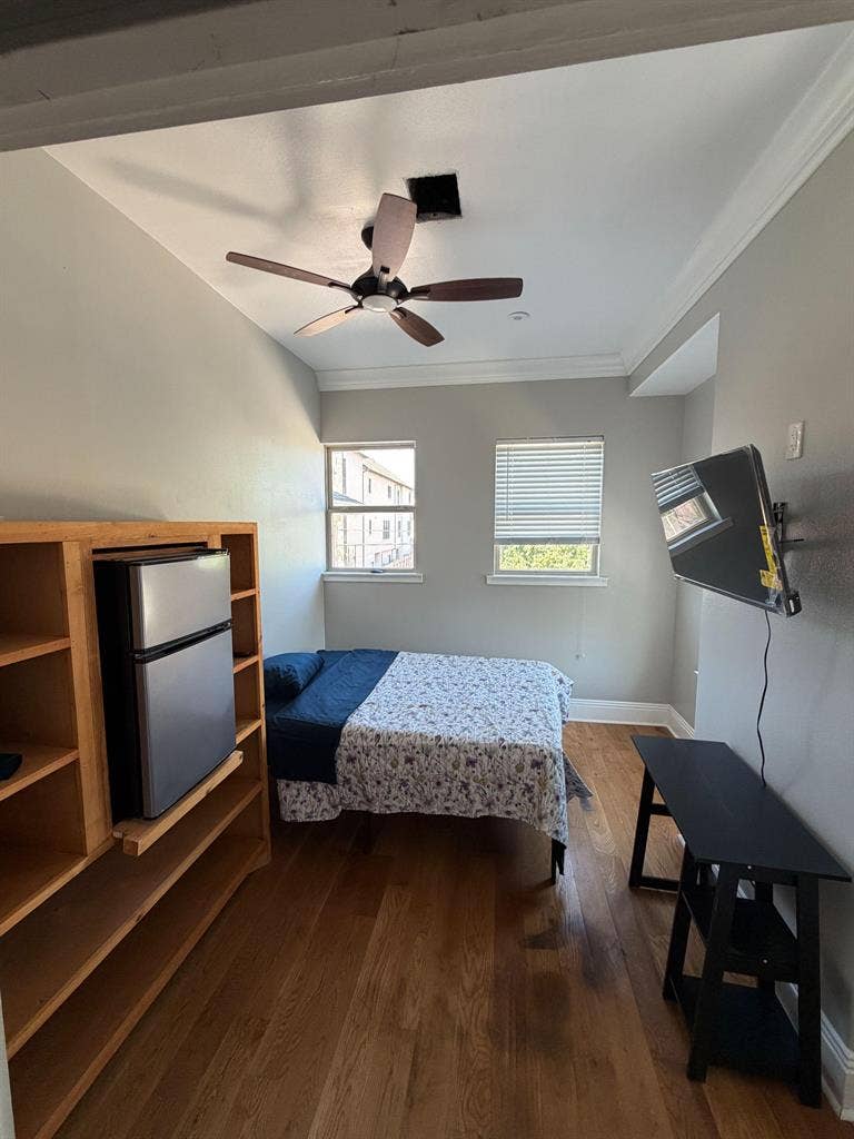 9 BR in Houston