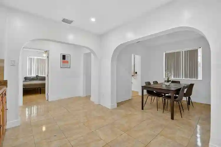 4 BR in North Miami