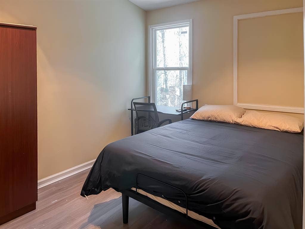 12 BR in Mableton