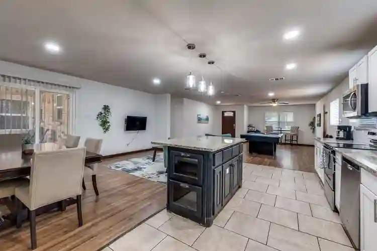 3 BR in Dallas