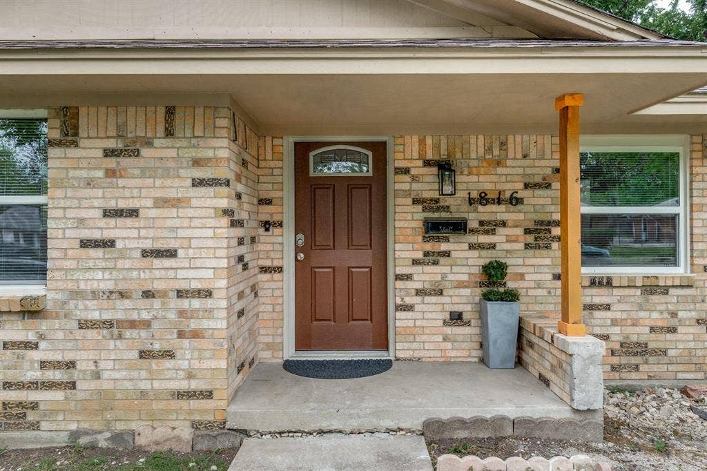 3 BR in Dallas