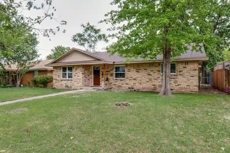 3 BR in Dallas