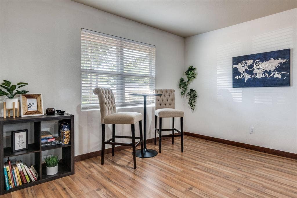 3 BR in Dallas