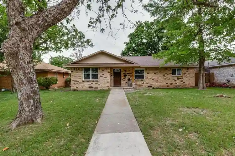 3 BR in Dallas