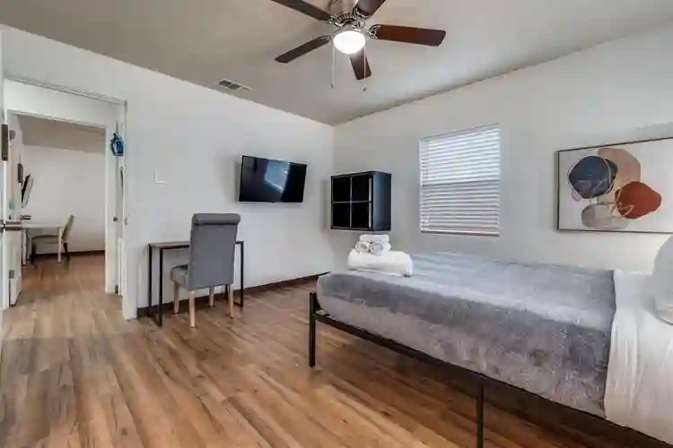 3 BR in Dallas