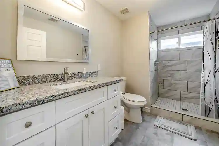 8 BR in Houston