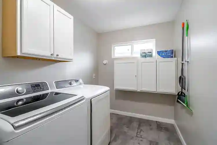 8 BR in Houston