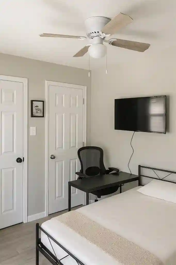 8 BR in Houston