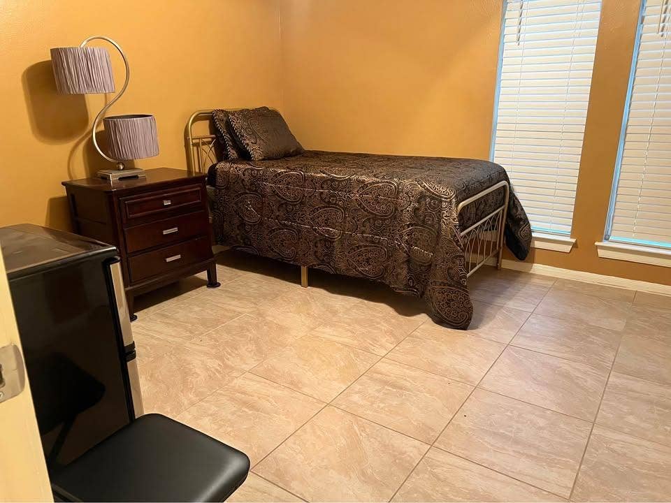 2 BR in Spring