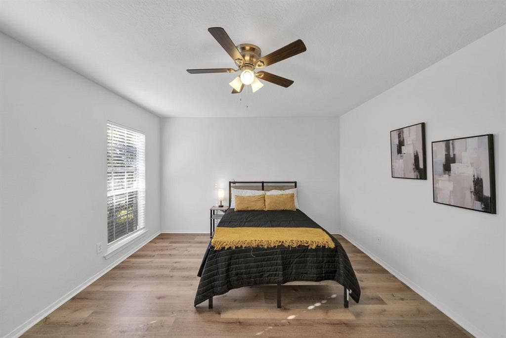 8 BR in Houston