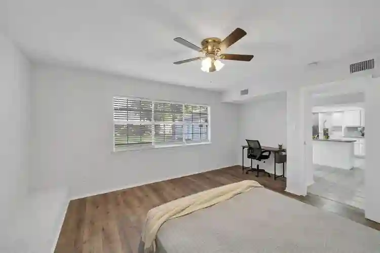 8 BR in Houston