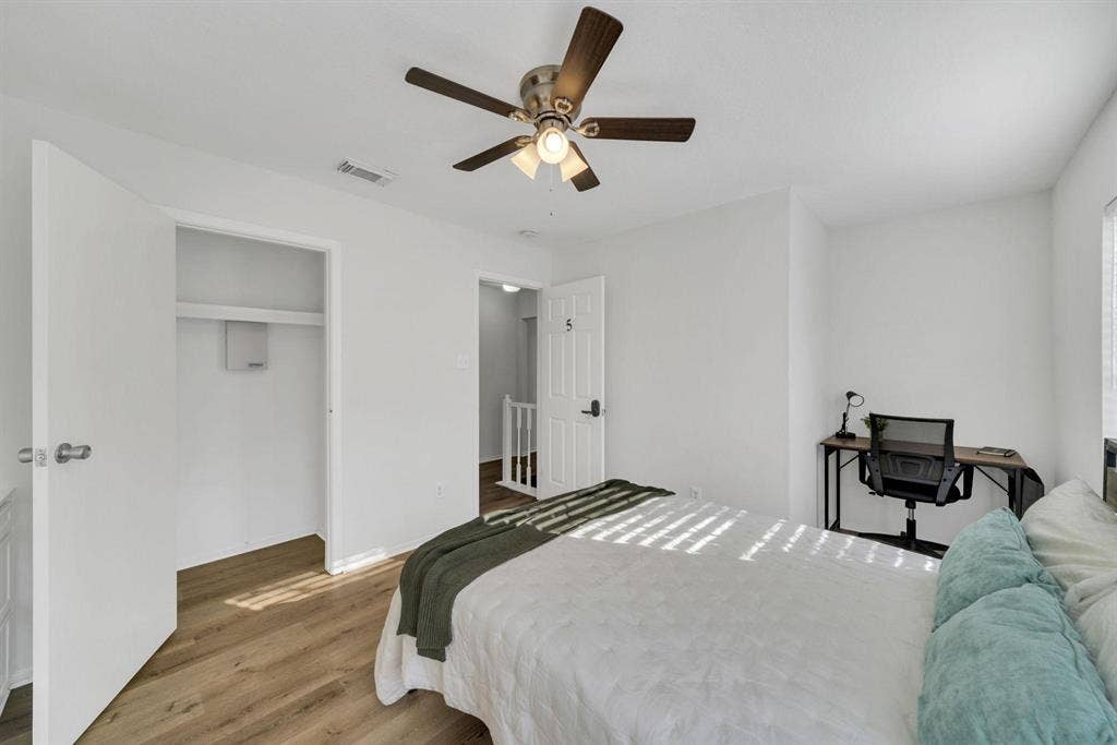 8 BR in Houston