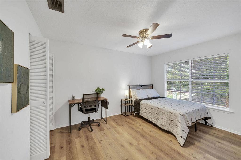 8 BR in Houston