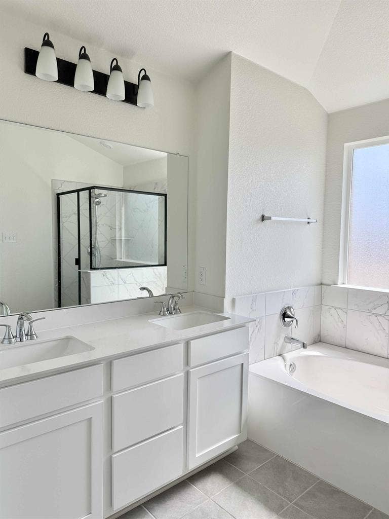 3 BR in Manor
