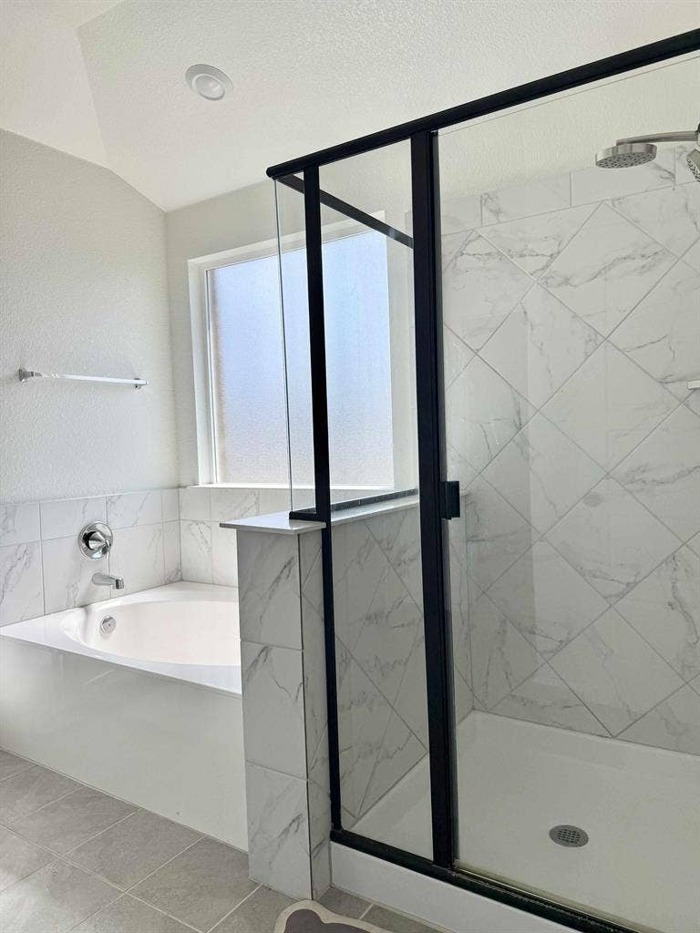 3 BR in Manor