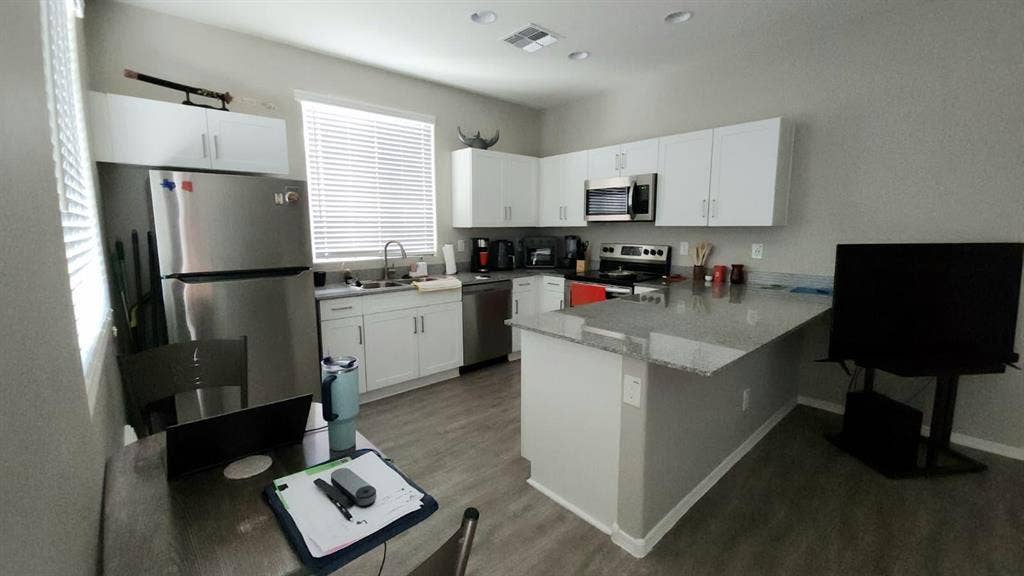 1 BR in Glendale