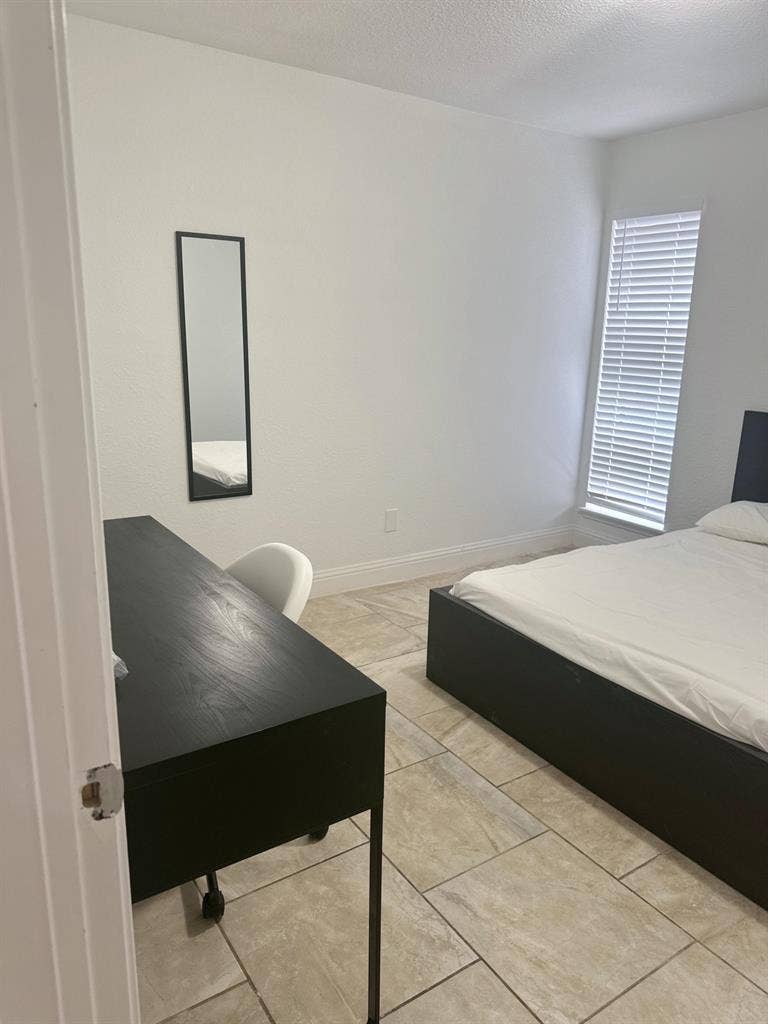 8 BR in Houston