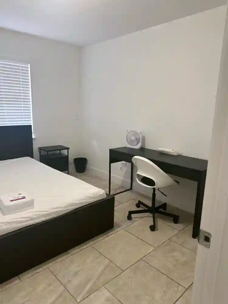 8 BR in Houston