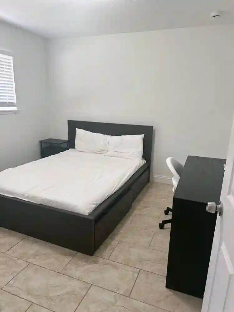 8 BR in Houston