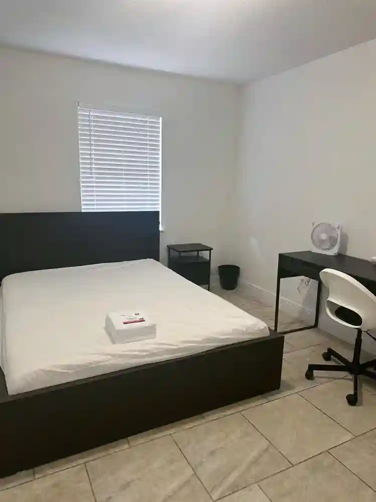 8 BR in Houston