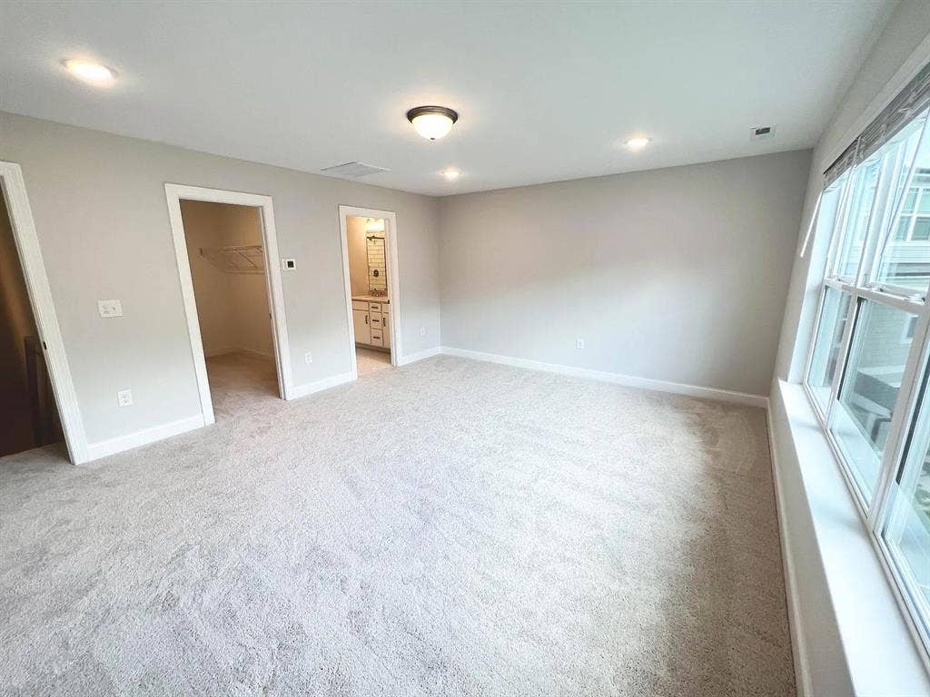 3 BR in Apex