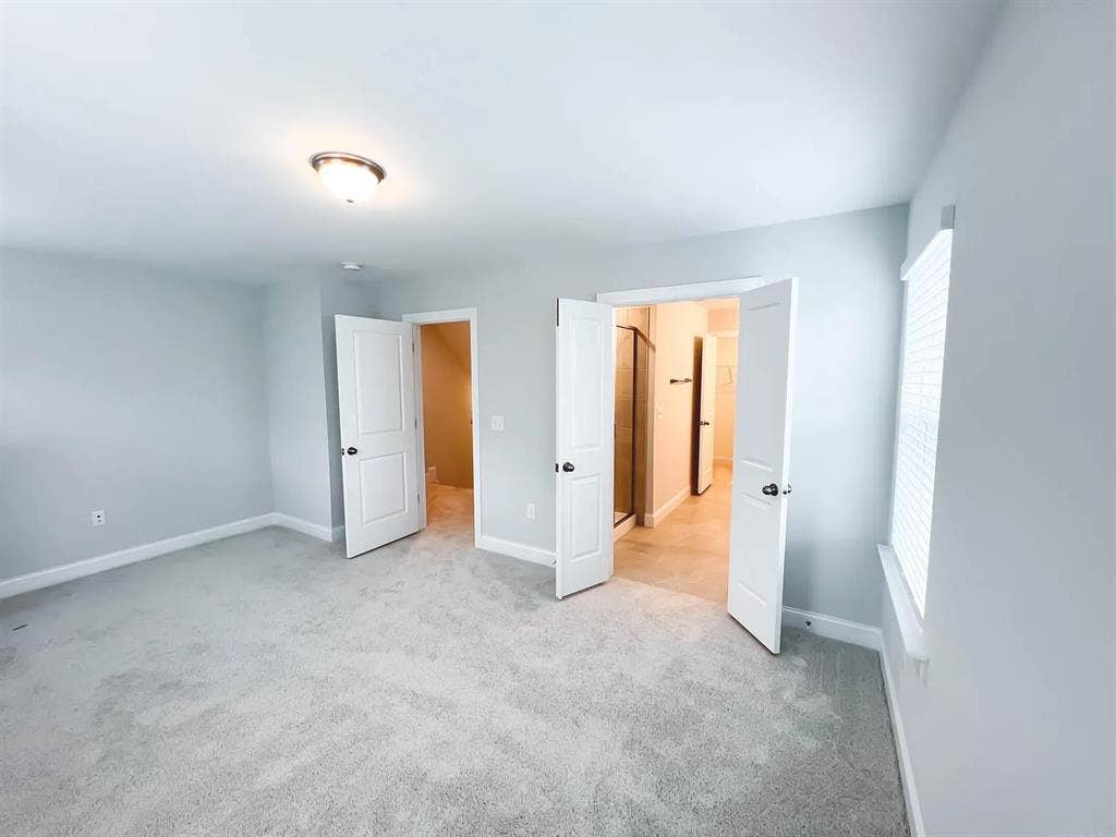 3 BR in Apex