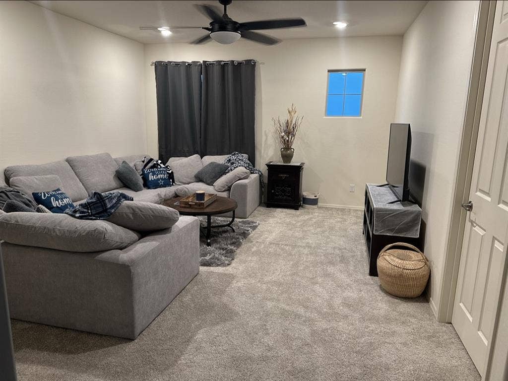 Bedroom bathroom and loft Jan