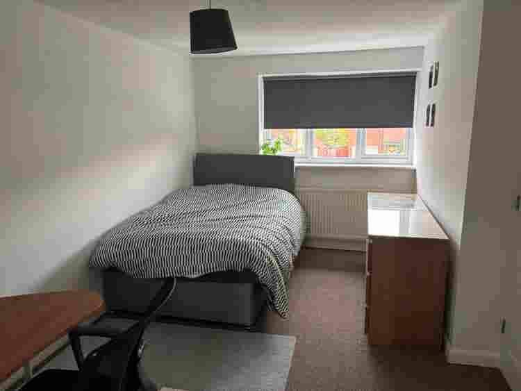 Student Room Available