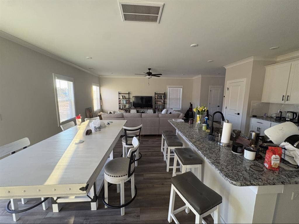 2 Rooms Avail., Free Uti/Wifi