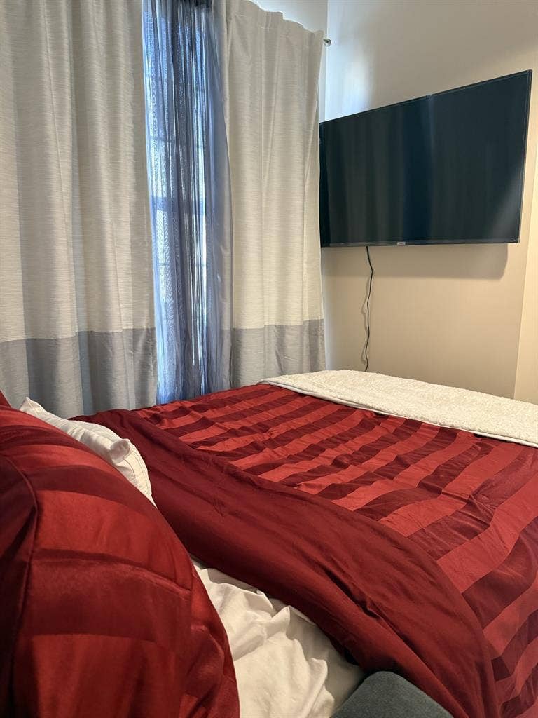 Cozy Private Room with Bathroom