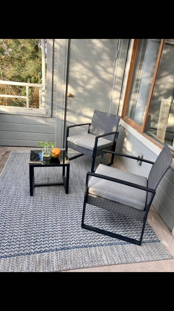 Cozy  Condo with Pikes Peak View