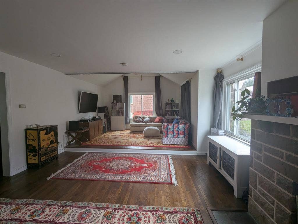 Private Room in Wilkinsburg Ranch