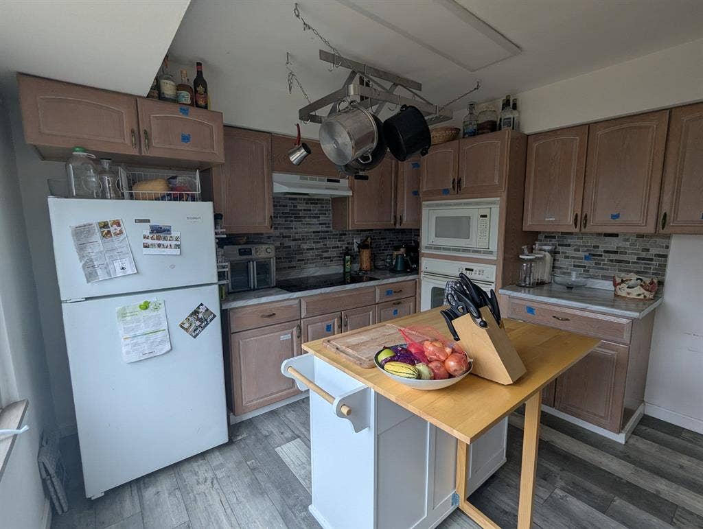 Private Room in Wilkinsburg Ranch