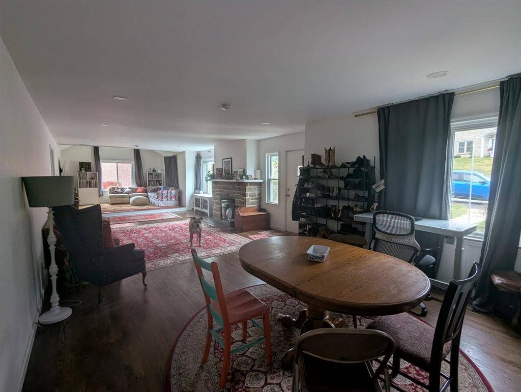 Private Room in Wilkinsburg Ranch