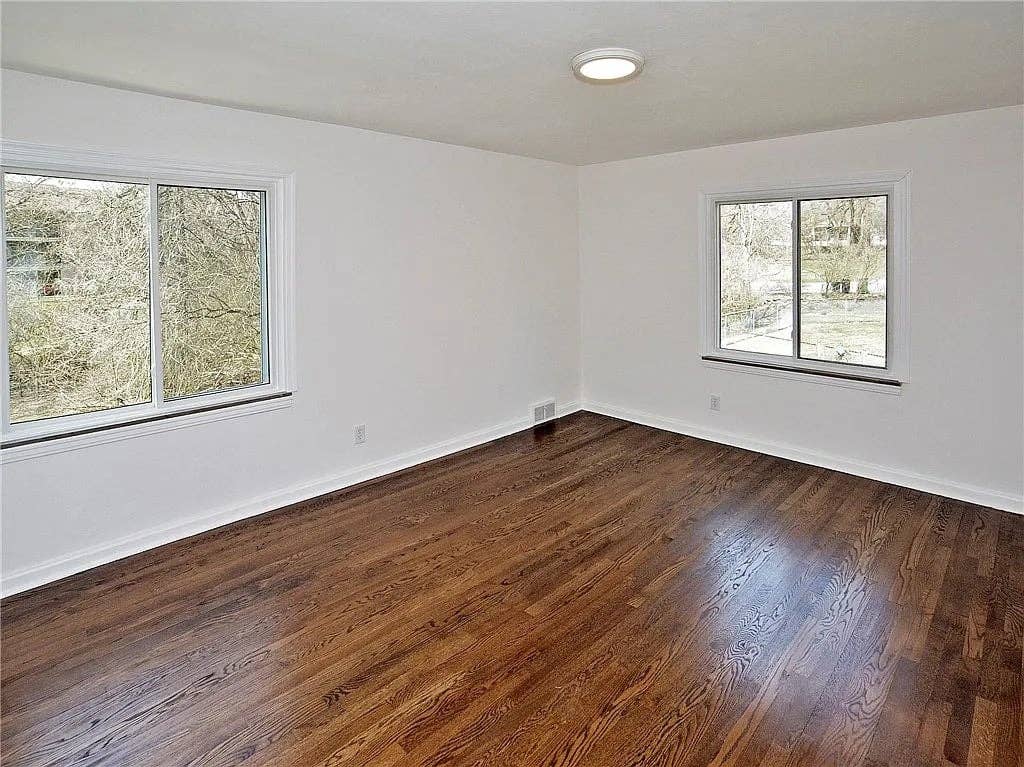 Private Room in Wilkinsburg Ranch