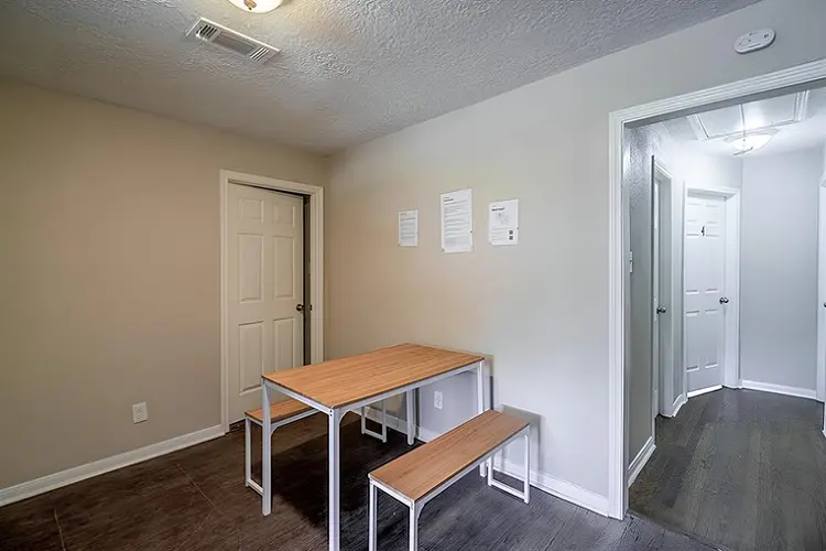 7 BR in Pasadena