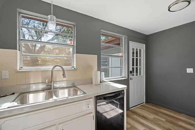 6 BR in Temple Terrace