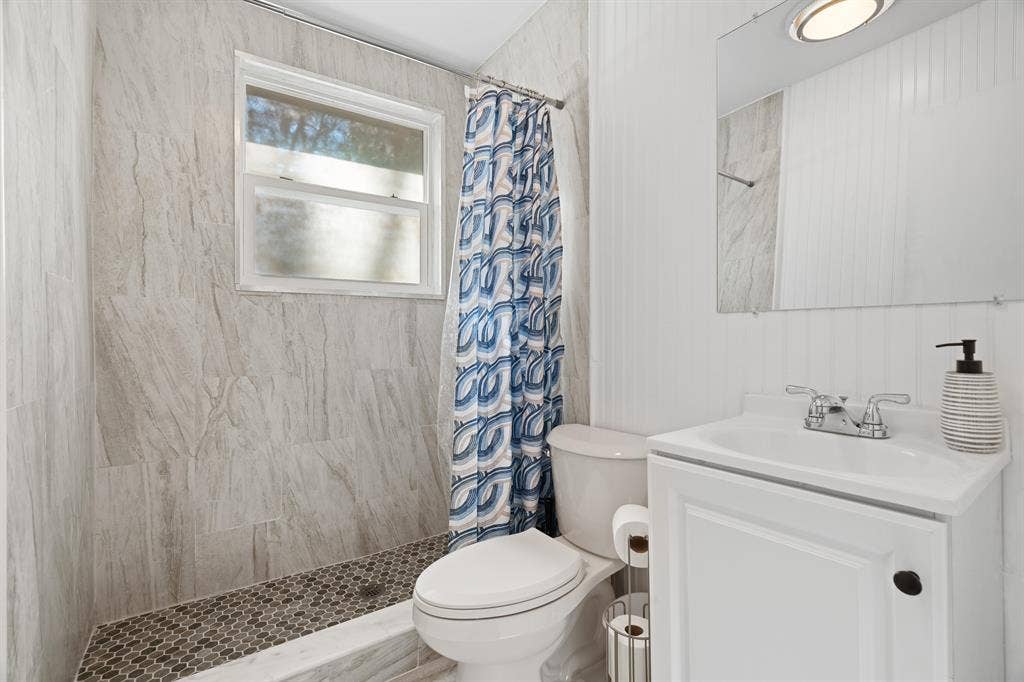 6 BR in Temple Terrace