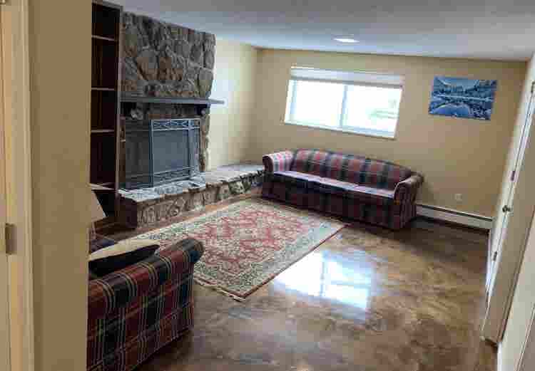 Looking for roommate