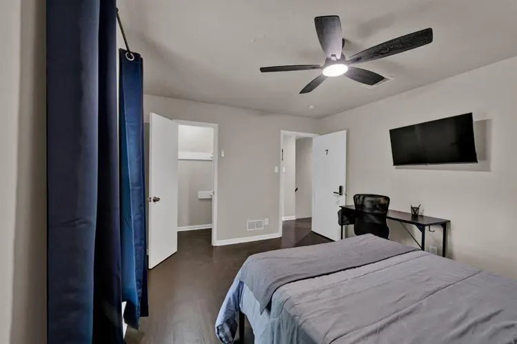 10 BR in Houston