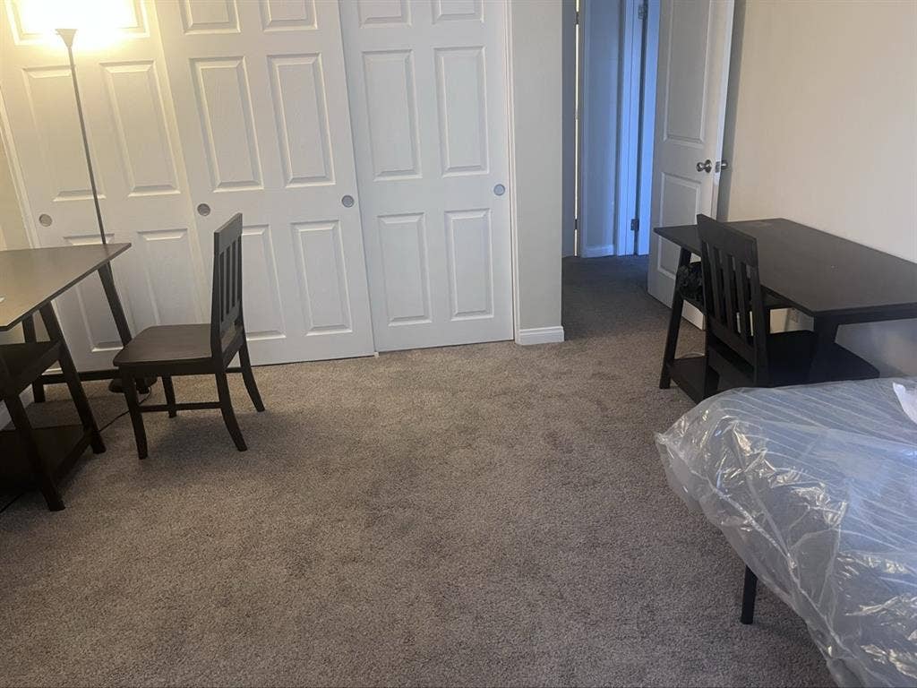 Private room for rent!!!