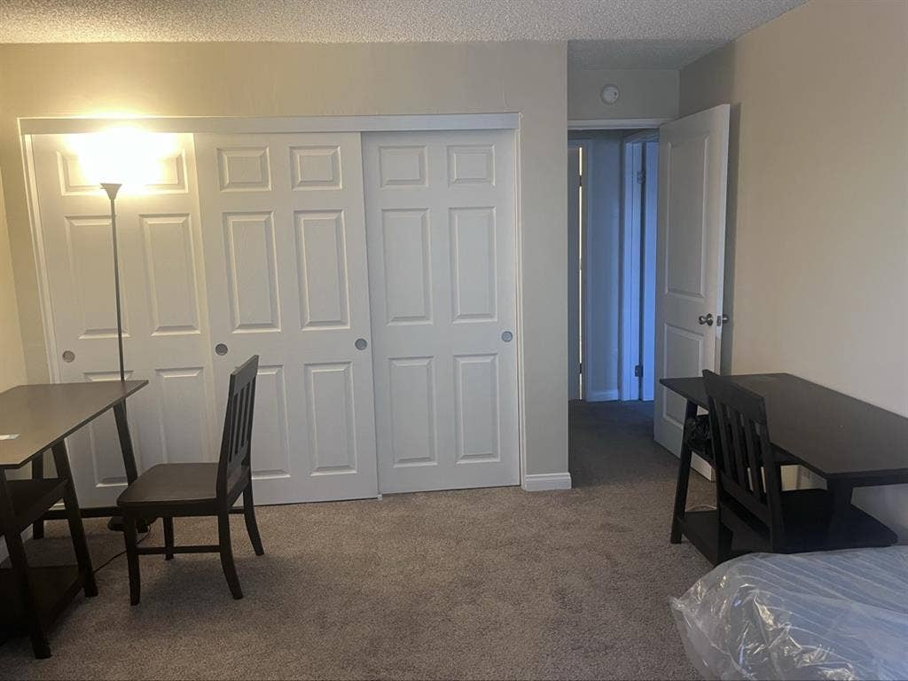 Private room for rent!!!