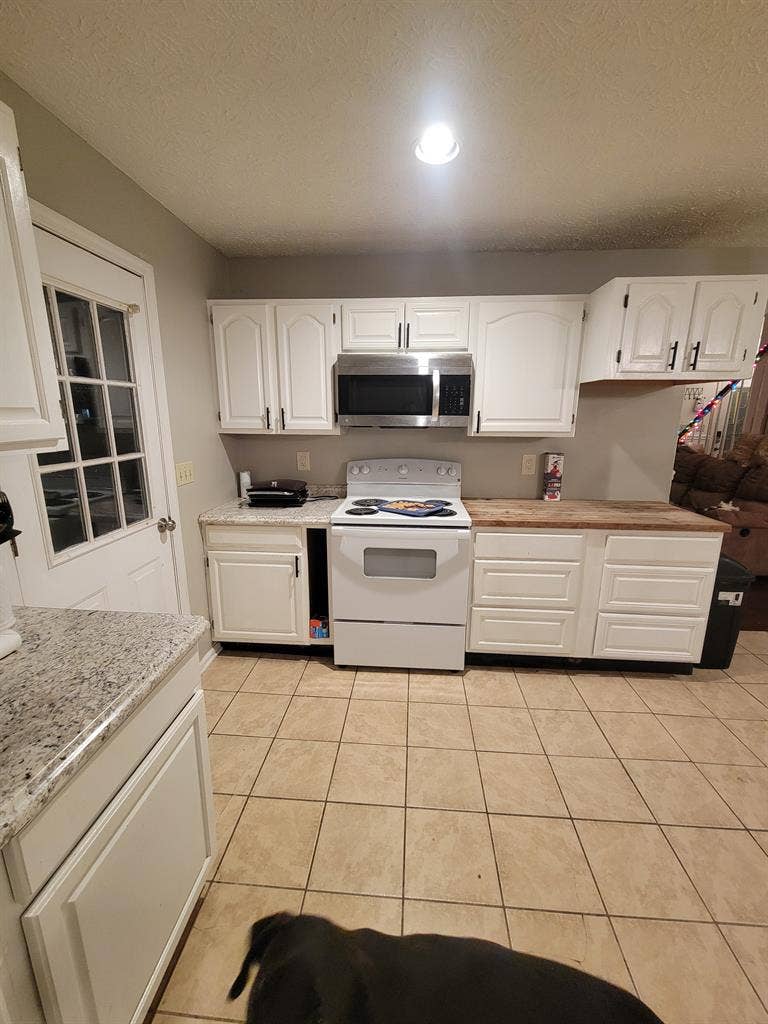 ISO roommate (female) $